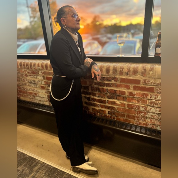 Meet your Posher, Leo - Picture 1 of 3